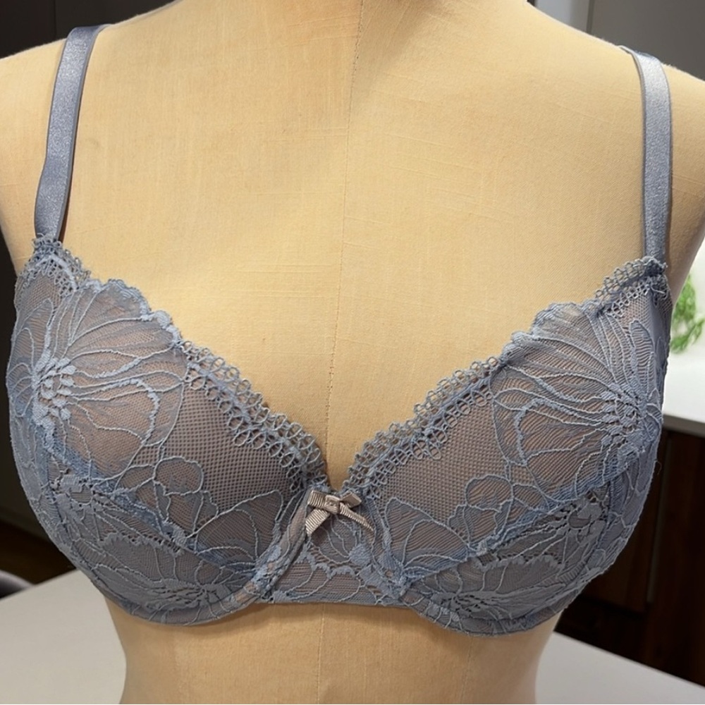 Heidi Klum Intimates Gray Lace Underwire Bra